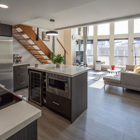 Modern Top-Floor 1-Bedroom Loft With Free Parking Vancouver Exterior foto